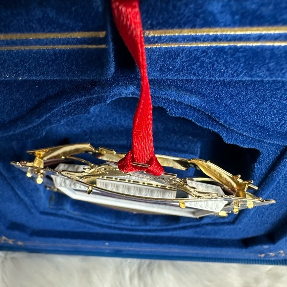 White House Christmas Ornament 2010 - Picture 6 of 15